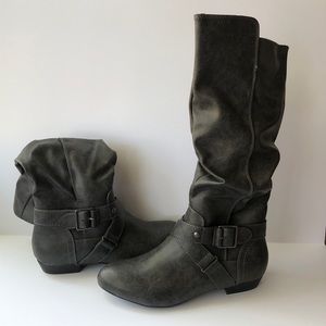 women’s size 8 gray slouchy boots worn once
